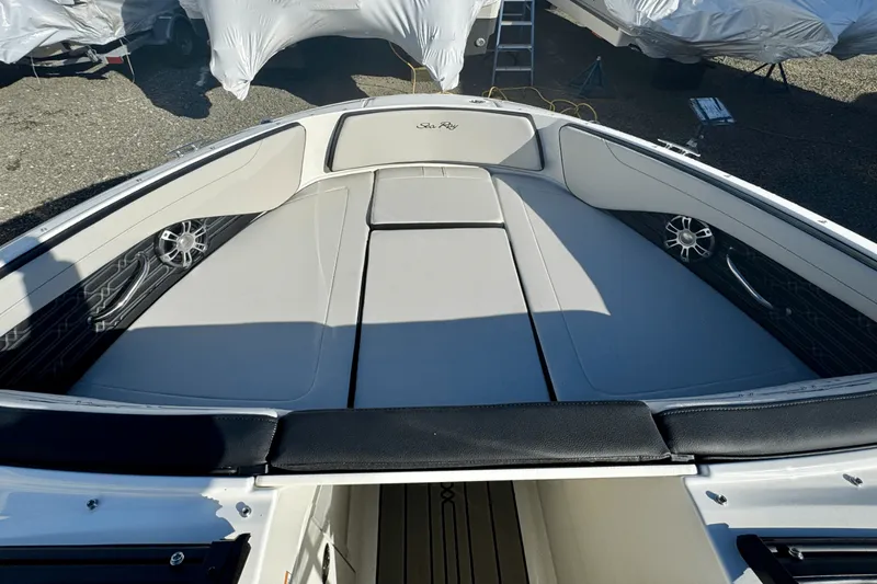 Slide: The Image of Sea Ray SPX 190 Outboard 2025 - 23