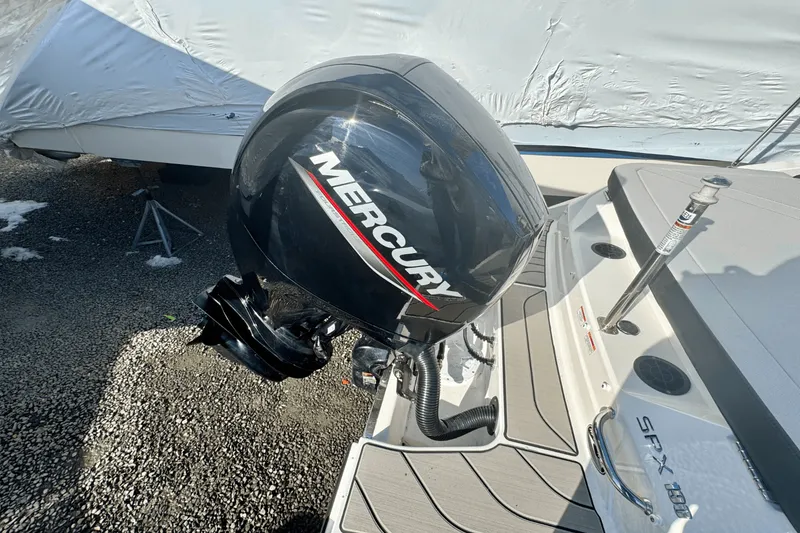 Slide: The Image of Sea Ray SPX 190 Outboard 2025 - 4