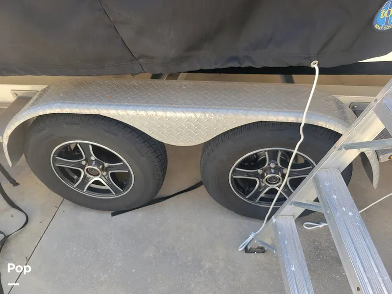 Slide: The Image of Robalo R222 2017 - 12741924