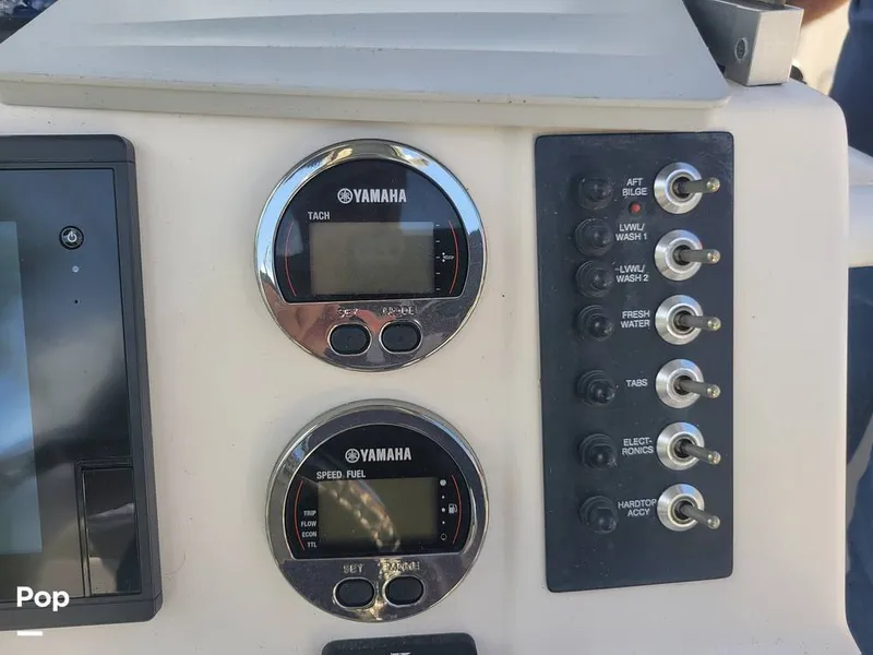 Slide: The Image of Robalo R222 2017 - 12741926