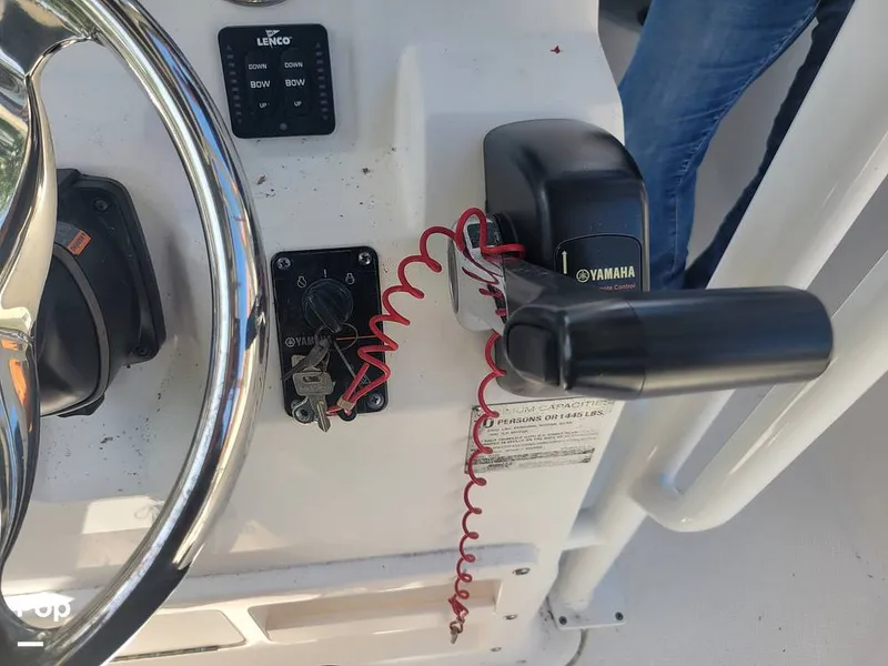 Slide: The Image of Robalo R222 2017 - 12741932