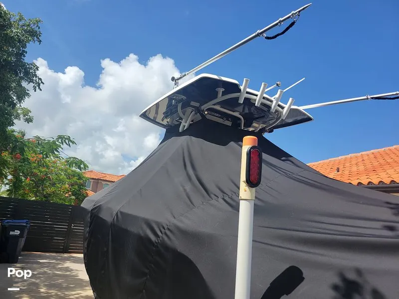 Slide: The Image of Robalo R222 2017 - 12741914