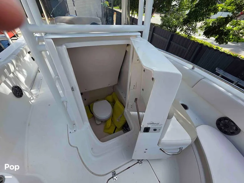 Slide: The Image of Robalo R222 2017 - 16568131