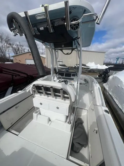 Slide: The Image of Finseeker 230FS 2024 - 7