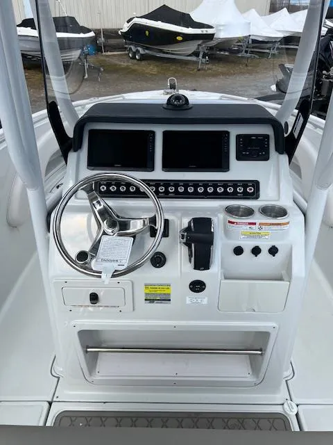 Slide: The Image of Finseeker 230FS 2024 - 9