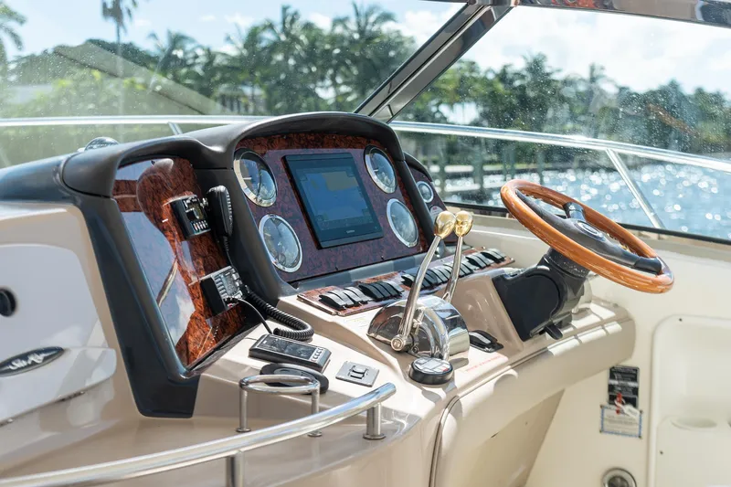 Slide: The Image of Sea Ray 420 Sundancer 2004 - 15