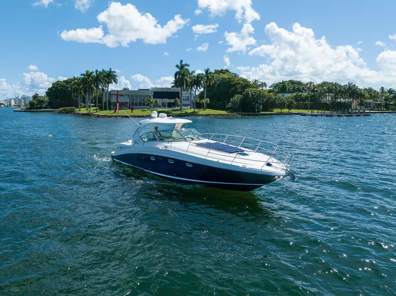 Slide: The Image of Sea Ray 420 Sundancer 2004 - 2