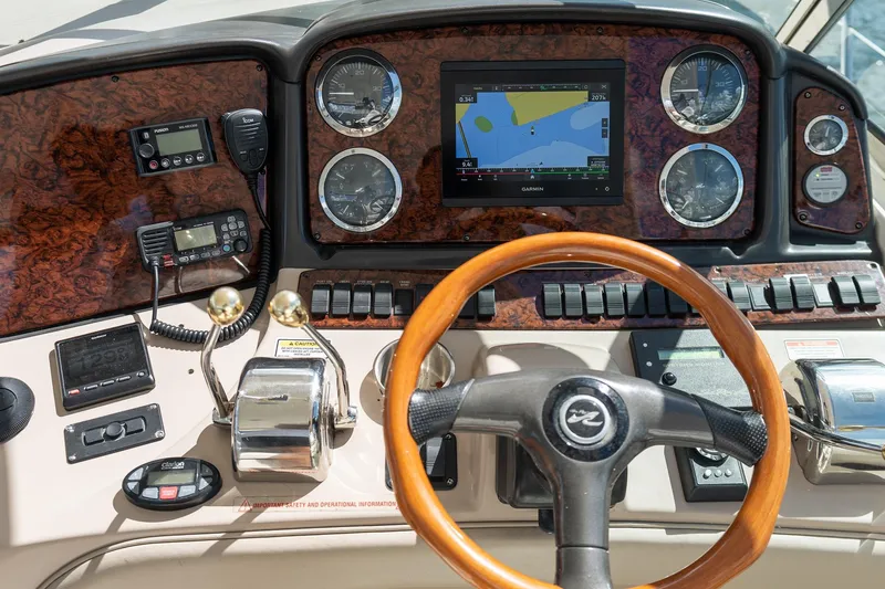 Slide: The Image of Sea Ray 420 Sundancer 2004 - 16