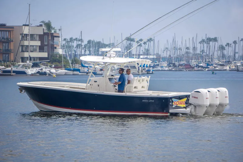 Slide: The Image of Regulator Marine 34SS 2016 - 6