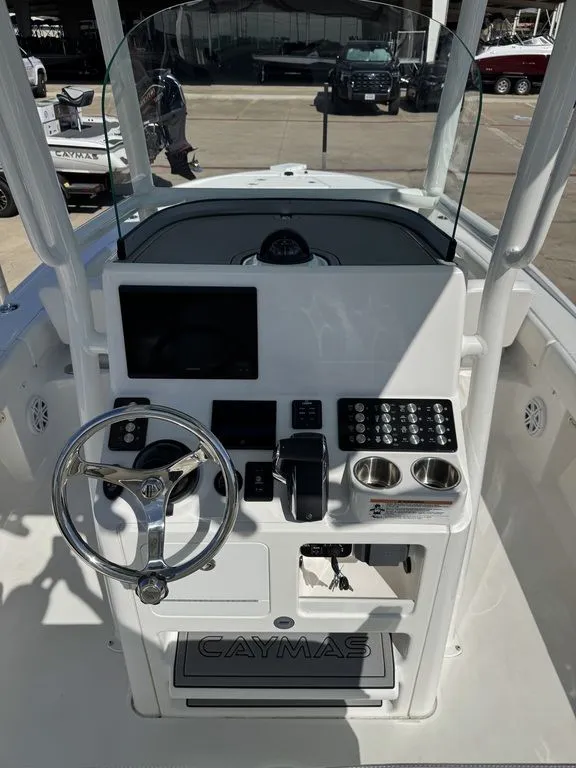 Slide: The Image of Caymas Boats CAYMAS 26 HB 2023 - 19
