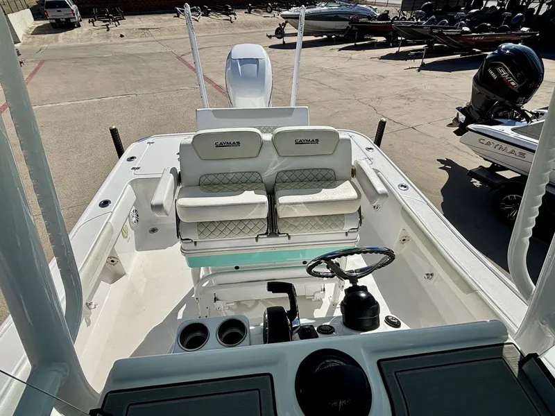 Slide: The Image of Caymas Boats CAYMAS 26 HB 2023 - 15