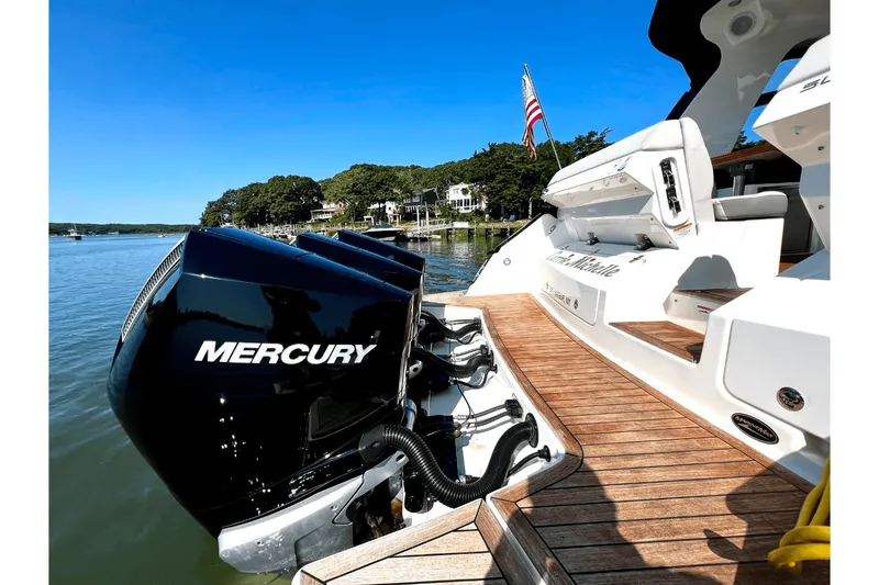 Slide: The Image of Sea Ray 370 SUNDANCER OB 2023 - 10
