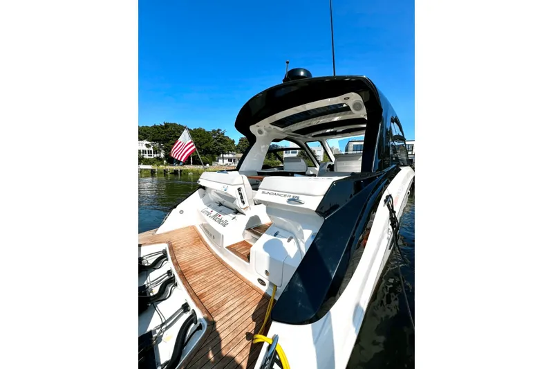 Slide: The Image of Sea Ray 370 SUNDANCER OB 2023 - 11