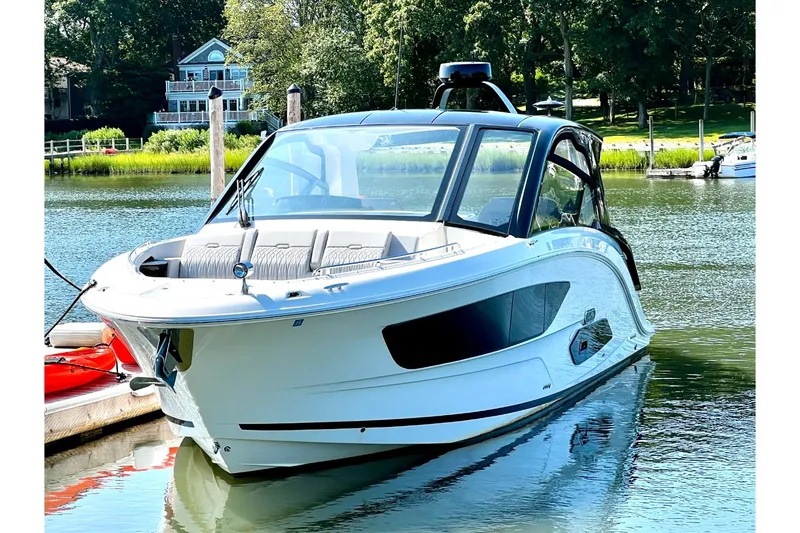 Slide: The Image of Sea Ray 370 SUNDANCER OB 2023 - 2