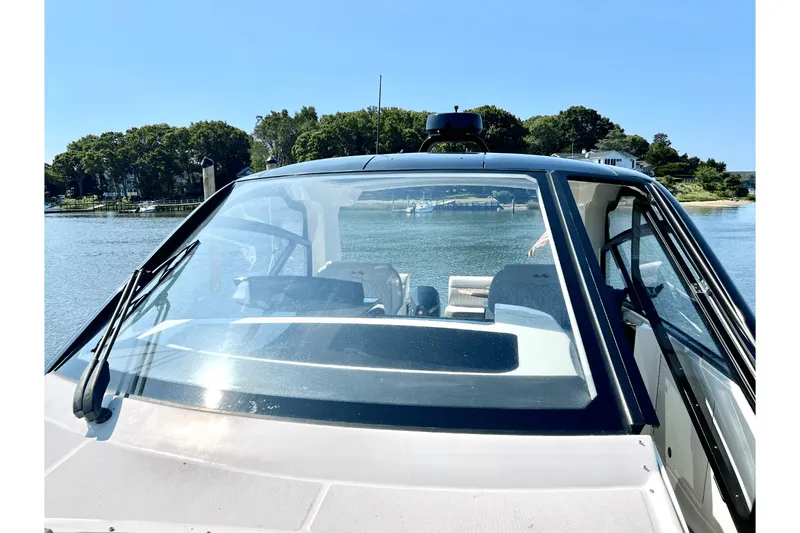 Slide: The Image of Sea Ray 370 SUNDANCER OB 2023 - 38