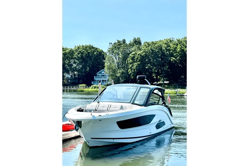 Slide: The Image of Sea Ray 370 SUNDANCER OB 2023 - 73