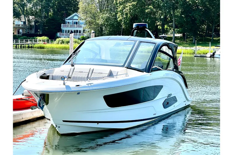 Slide: The Image of Sea Ray 370 SUNDANCER OB 2023 - 76