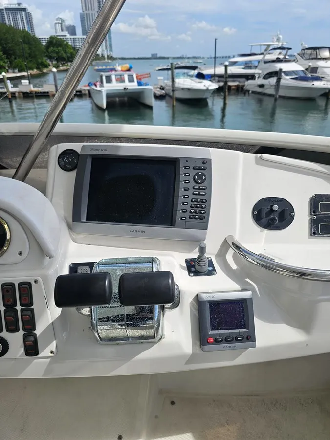 Slide: The Image of Carver Yachts 444 Cockpit Motor Yacht 2004 - 12
