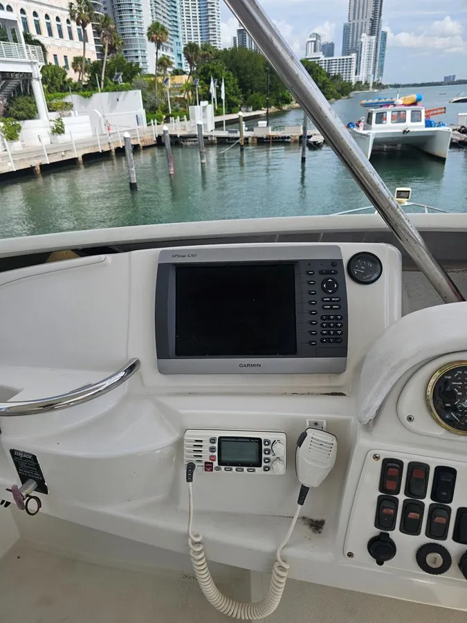 Slide: The Image of Carver Yachts 444 Cockpit Motor Yacht 2004 - 11