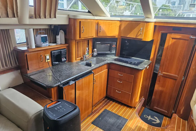Slide: The Image of Carver Yachts 444 Cockpit Motor Yacht 2004 - 5