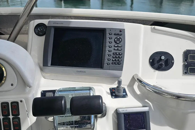 Slide: The Image of Carver Yachts 444 Cockpit Motor Yacht 2004 - 11