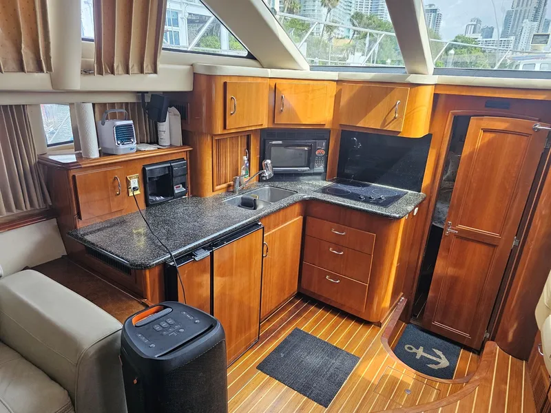 Slide: The Image of Carver Yachts 444 Cockpit Motor Yacht 2004 - 7