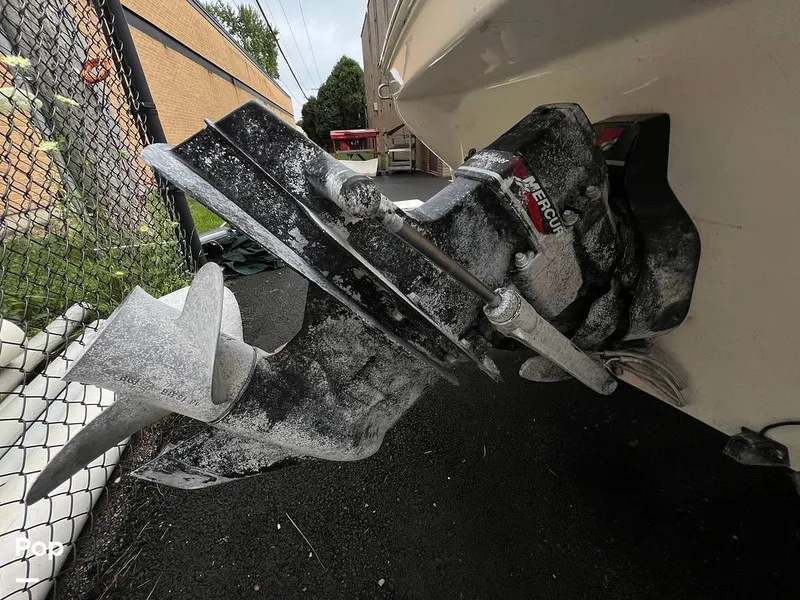 Slide: The Image of Sea Ray 215 Express Cruiser 2001 - 12774223