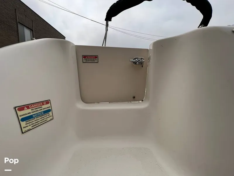 Slide: The Image of Sea Ray 215 Express Cruiser 2001 - 12774228