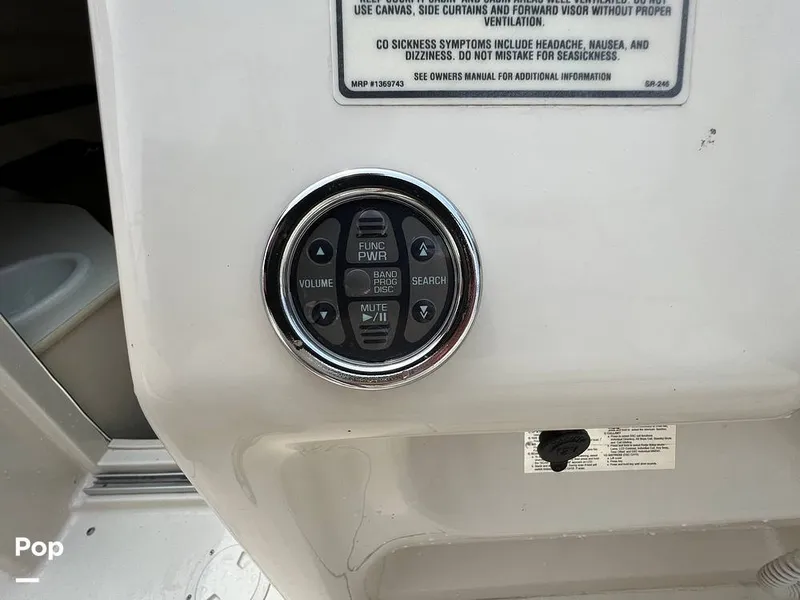 Slide: The Image of Sea Ray 215 Express Cruiser 2001 - 12774240