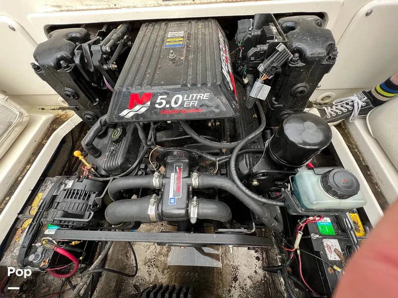 Slide: The Image of Sea Ray 215 Express Cruiser 2001 - 12774267