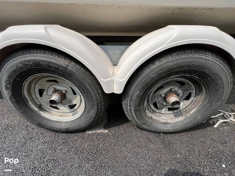 Slide: The Image of Sea Ray 215 Express Cruiser 2001 - 12774278