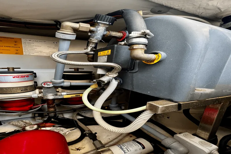 Slide: The Image of Azimut 47 FLYBRIDGE 2011 - 100