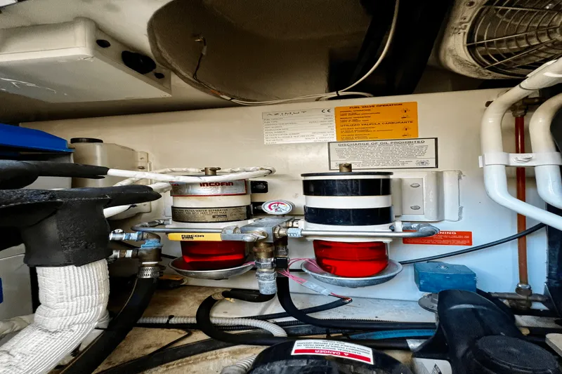 Slide: The Image of Azimut 47 FLYBRIDGE 2011 - 102