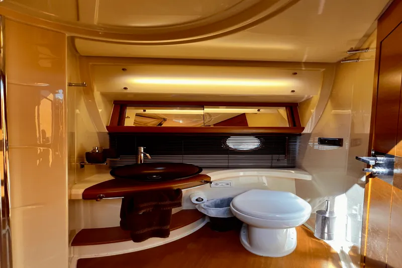 Slide: The Image of Azimut 47 FLYBRIDGE 2011 - 21
