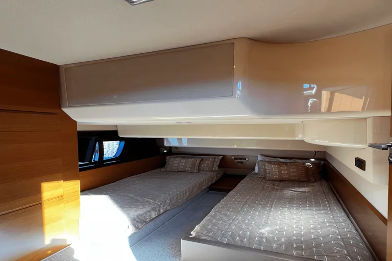 Slide: The Image of Azimut 47 FLYBRIDGE 2011 - 23