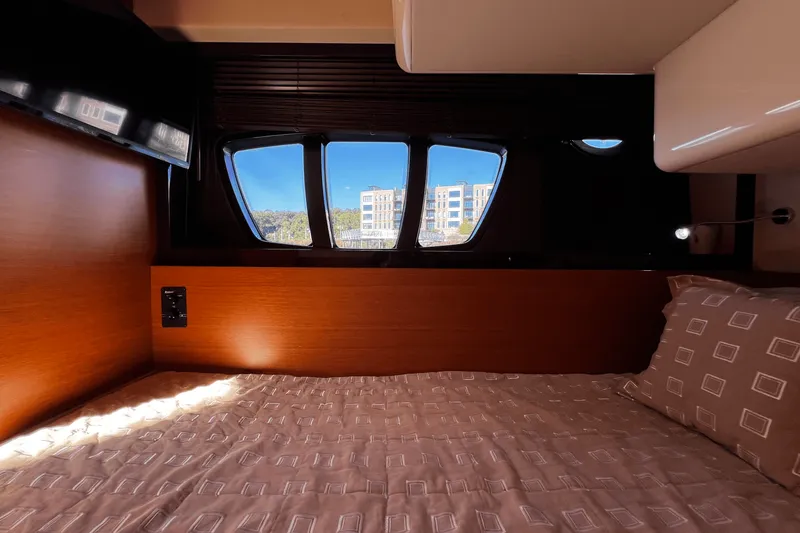 Slide: The Image of Azimut 47 FLYBRIDGE 2011 - 25