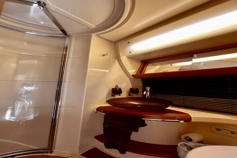 Slide: The Image of Azimut 47 FLYBRIDGE 2011 - 27