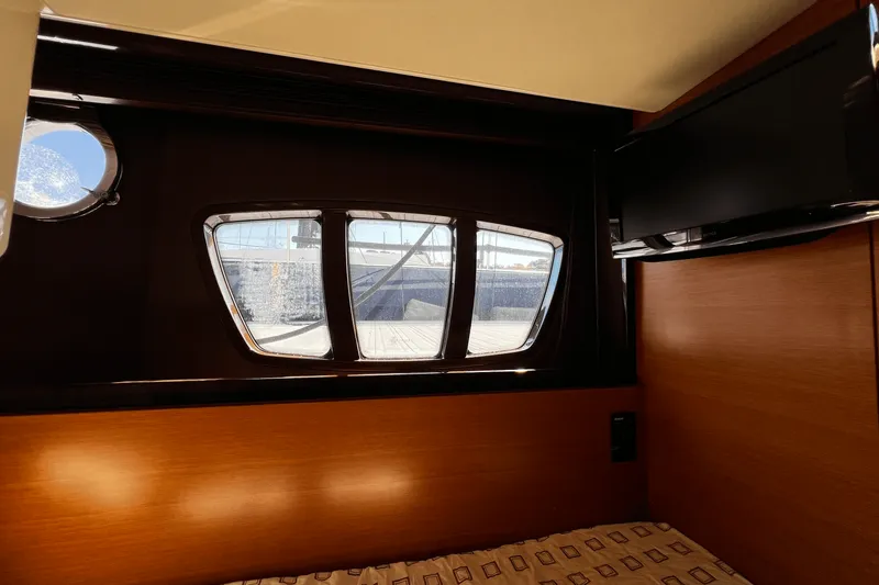 Slide: The Image of Azimut 47 FLYBRIDGE 2011 - 31