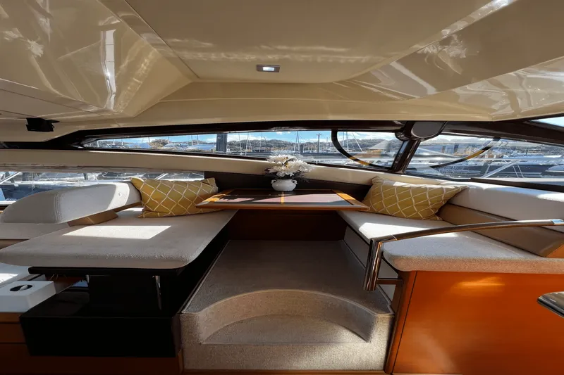 Slide: The Image of Azimut 47 FLYBRIDGE 2011 - 37