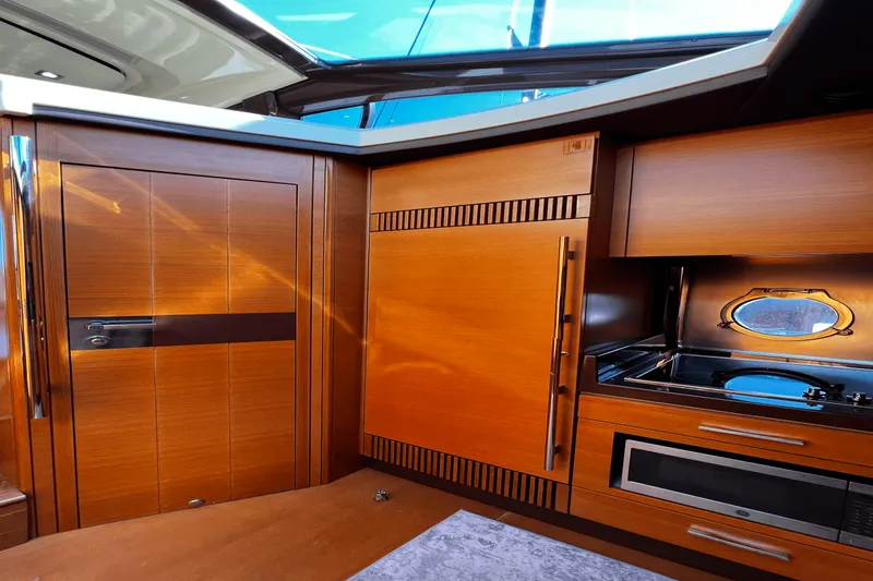 Slide: The Image of Azimut 47 FLYBRIDGE 2011 - 41