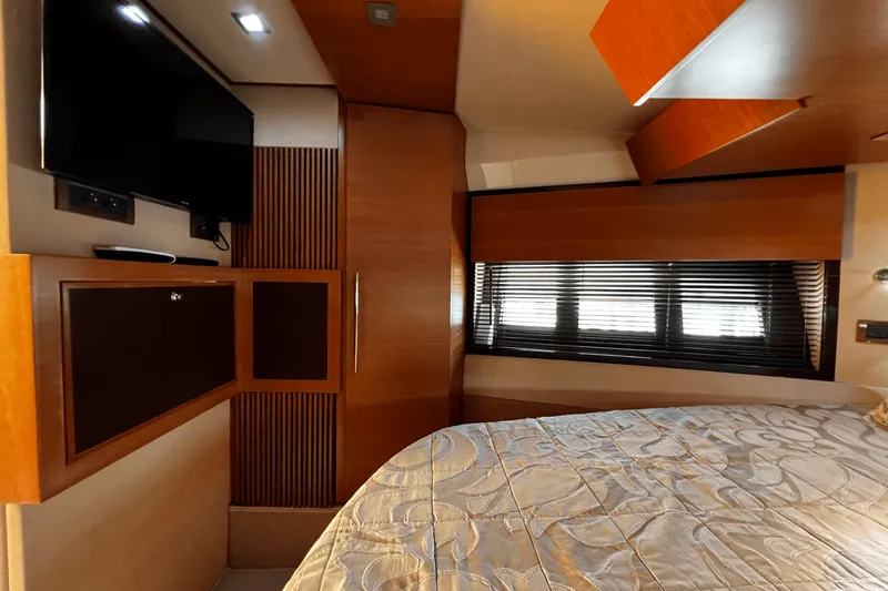 Slide: The Image of Azimut 47 FLYBRIDGE 2011 - 47