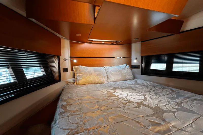 Slide: The Image of Azimut 47 FLYBRIDGE 2011 - 49