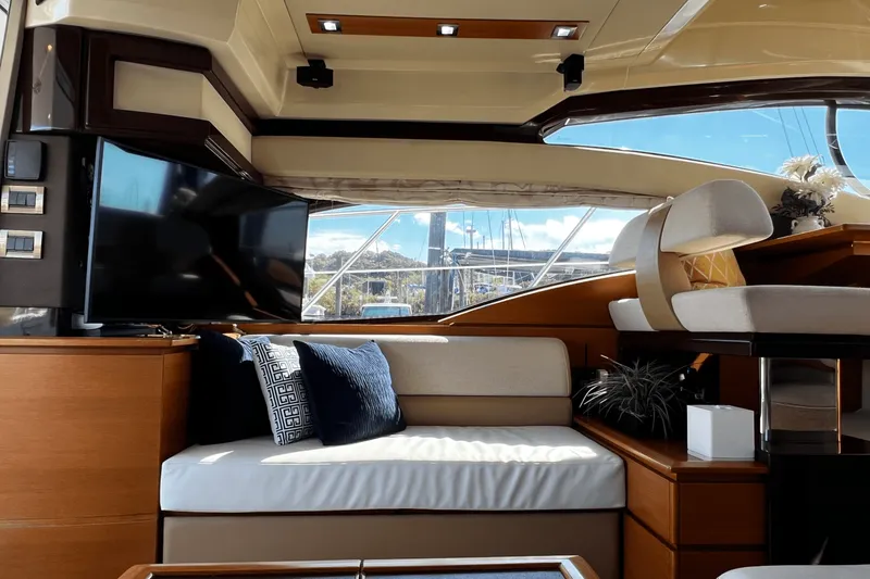 Slide: The Image of Azimut 47 FLYBRIDGE 2011 - 51