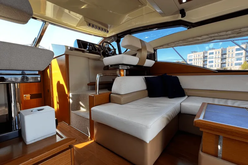 Slide: The Image of Azimut 47 FLYBRIDGE 2011 - 57