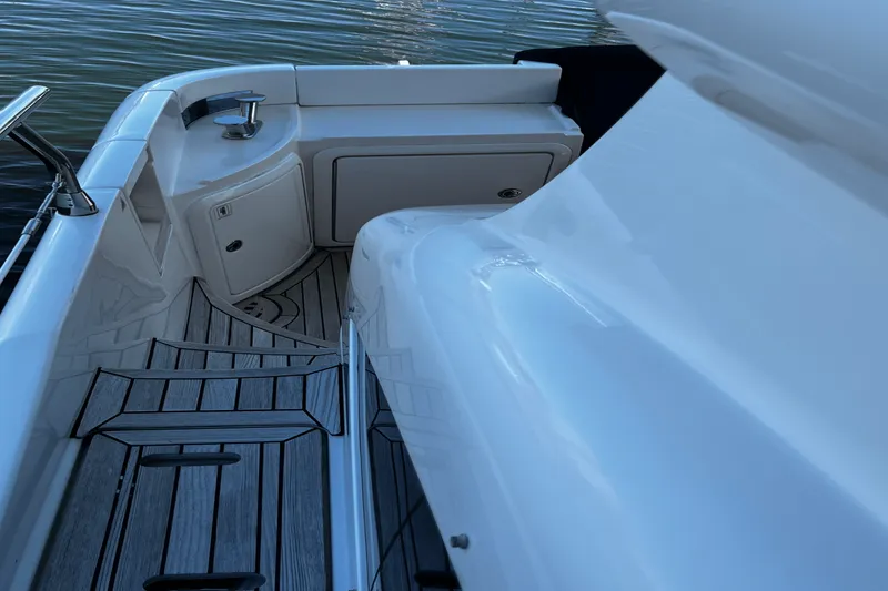 Slide: The Image of Azimut 47 FLYBRIDGE 2011 - 60