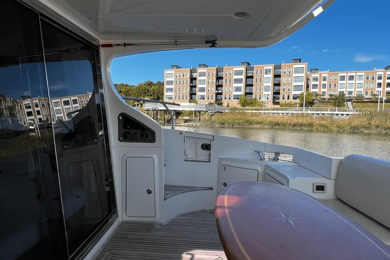 Slide: The Image of Azimut 47 FLYBRIDGE 2011 - 62