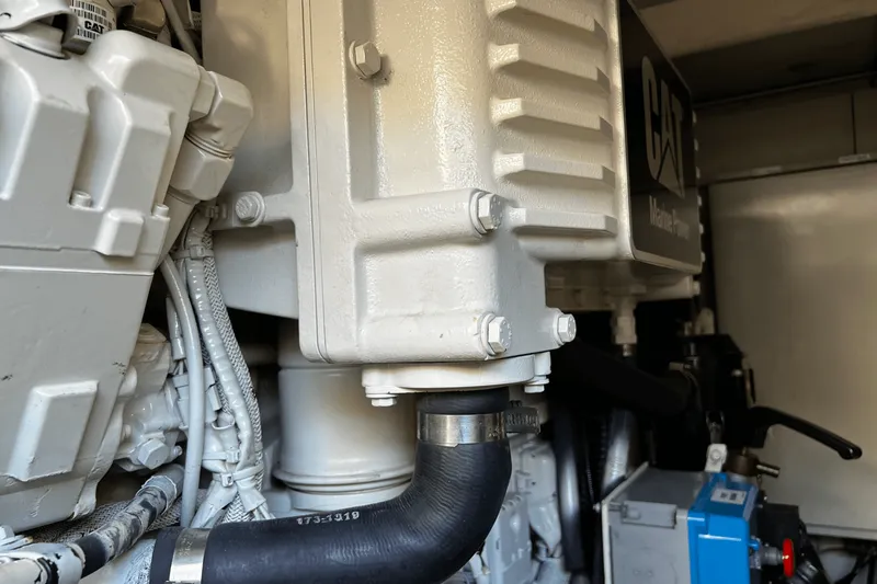 Slide: The Image of Azimut 47 FLYBRIDGE 2011 - 98