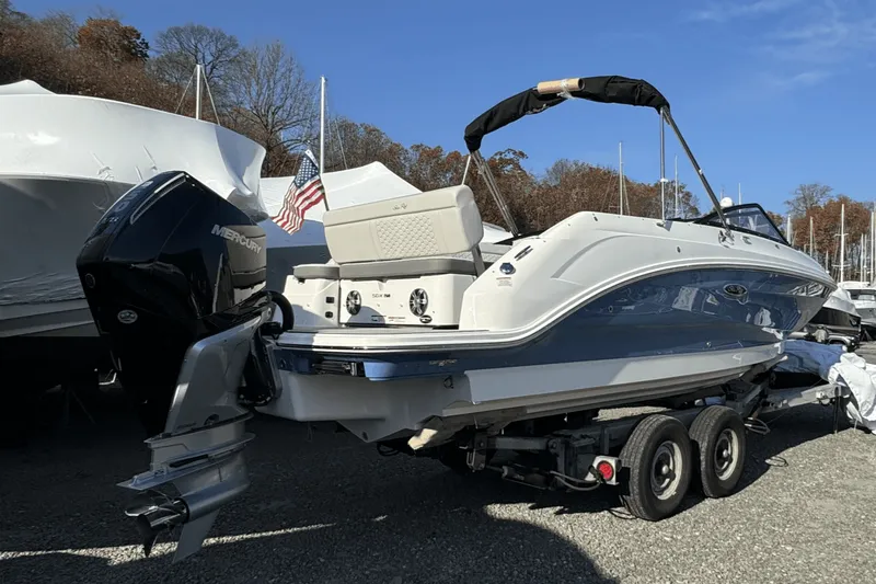 Slide: The Image of Sea Ray SDX 250 Outboard 2025 - 2
