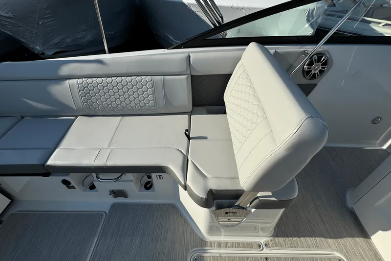 Slide: The Image of Sea Ray SDX 250 Outboard 2025 - 26