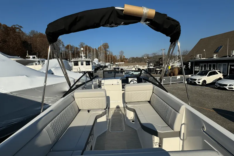 Slide: The Image of Sea Ray SDX 250 Outboard 2025 - 29